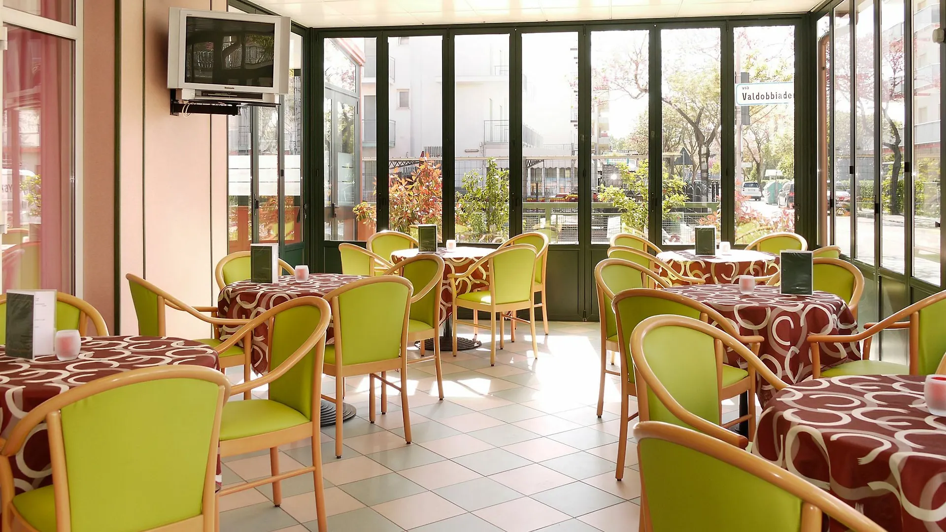 Hotel Beach2 Lido di Jesolo 3*,